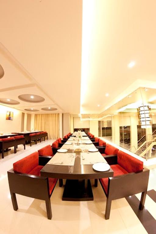 Sara Regency Hotel Kumbakonam Exterior photo